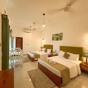 Hotel J Leaf By Blue Bird, Negombo